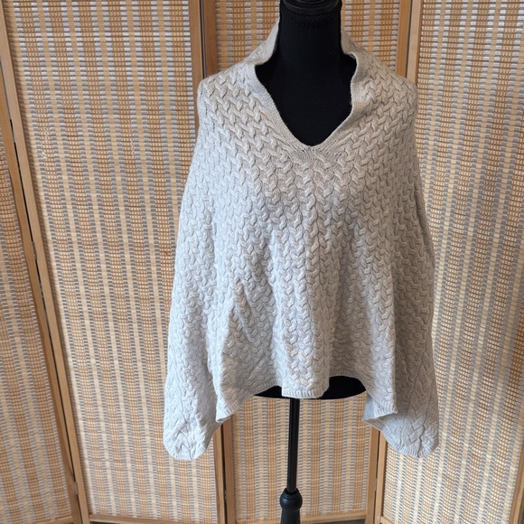 Elegant Cream Knit Poncho